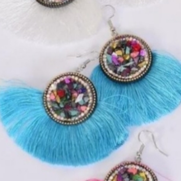 Tassel Fan Fringe Statement Earrings NEW *White - Picture 9 of 15